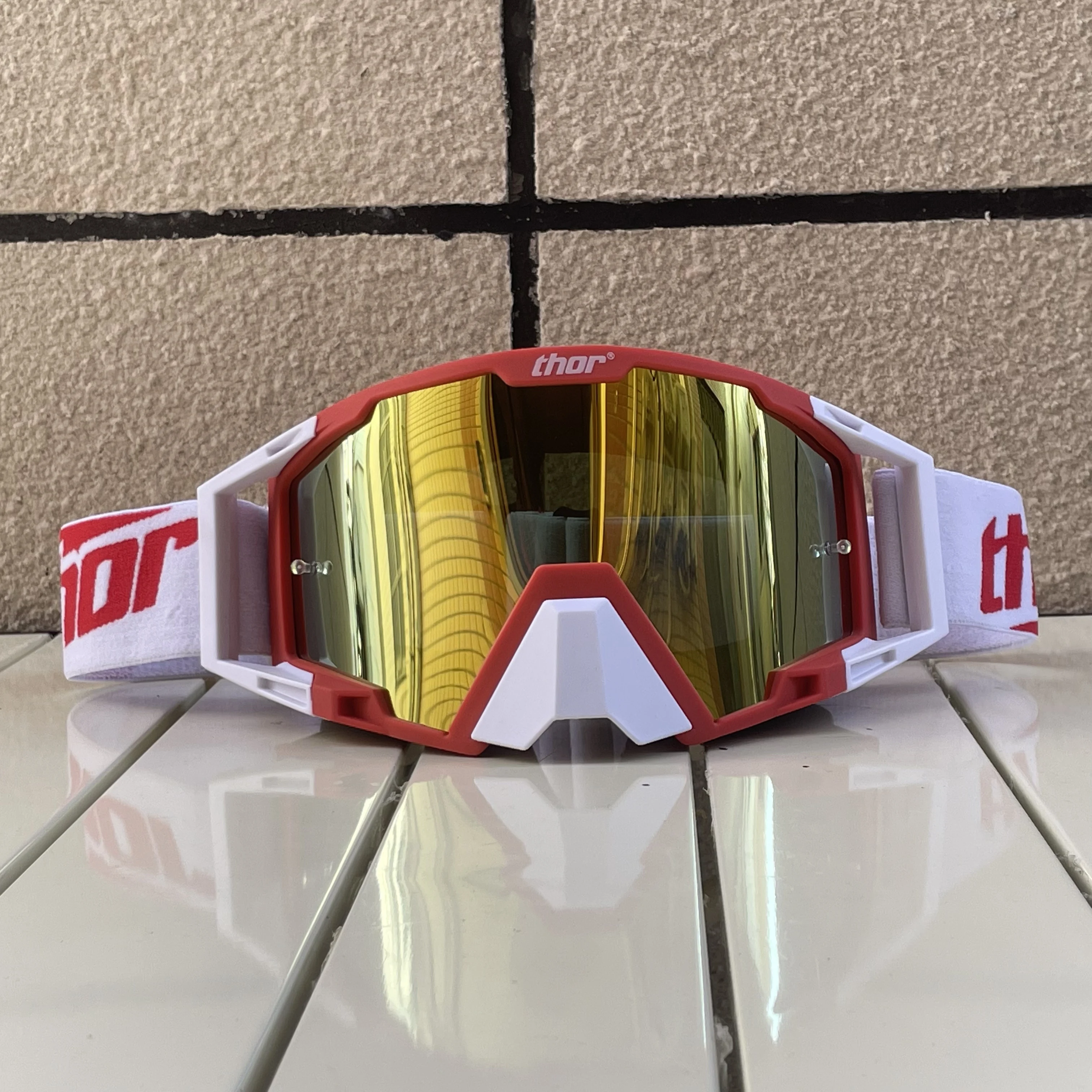 

Moto Off-Road Goggles: Wind/Dust-Proof, Snug Helmet Fit, Durable for Dirt Bike