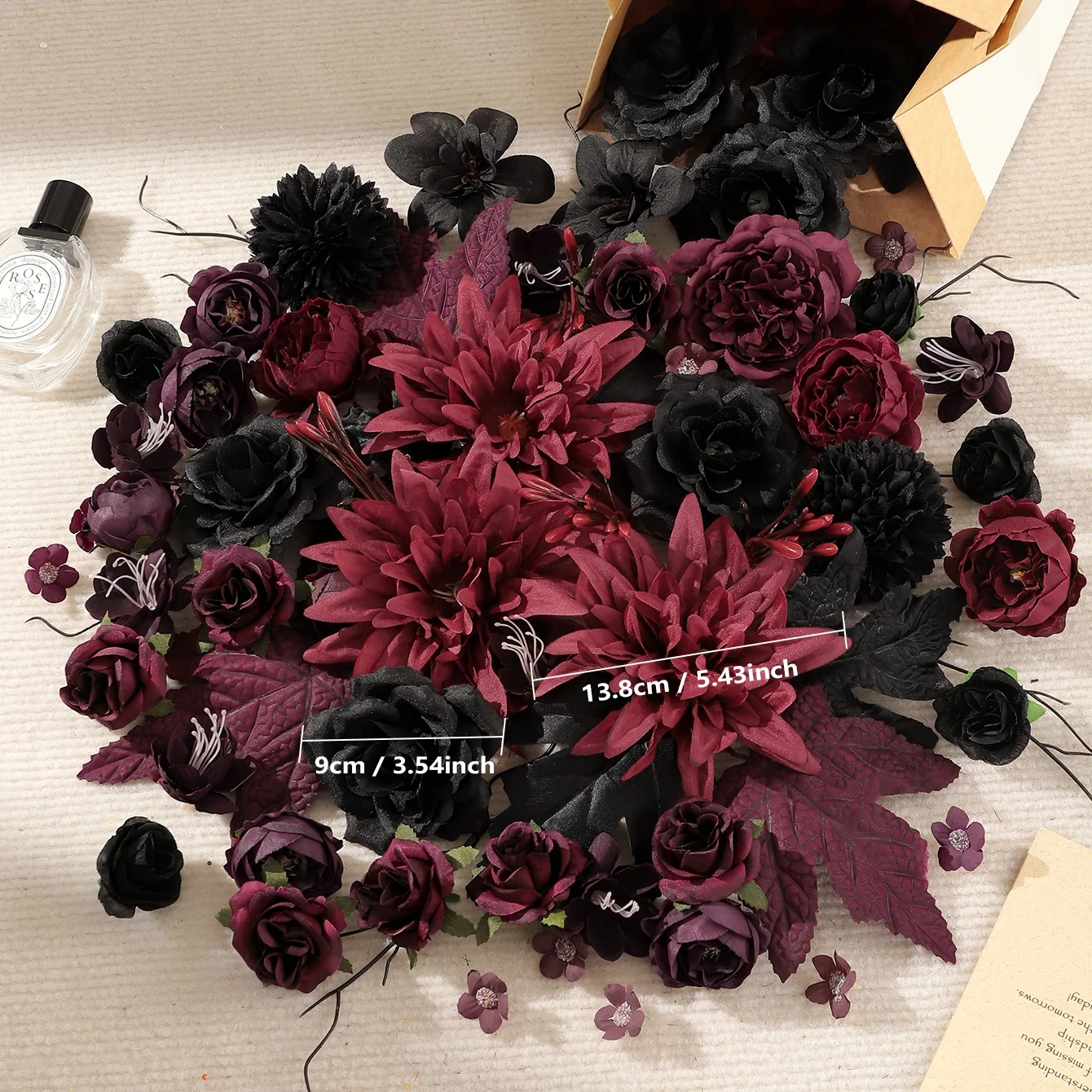 20/25/50 Stück Burgunderrote und Schwarze Künstliche Blumenköpfe aus Seide für Halloween-Dekoration, Dunkle DIY-Kränze, Girlanden und Bastelzubehör – Detail 9