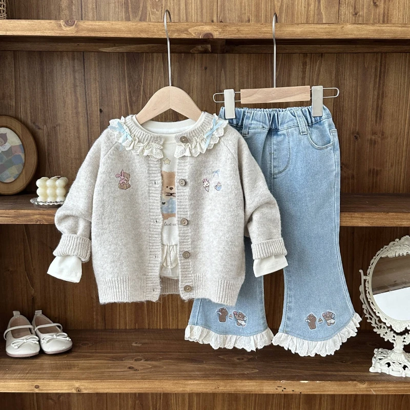 

2025 New Autumn/Winter Children's Bear Embroidered Sweater Lace Bellbottom Pants and Cute Hoodie Three Piece Set