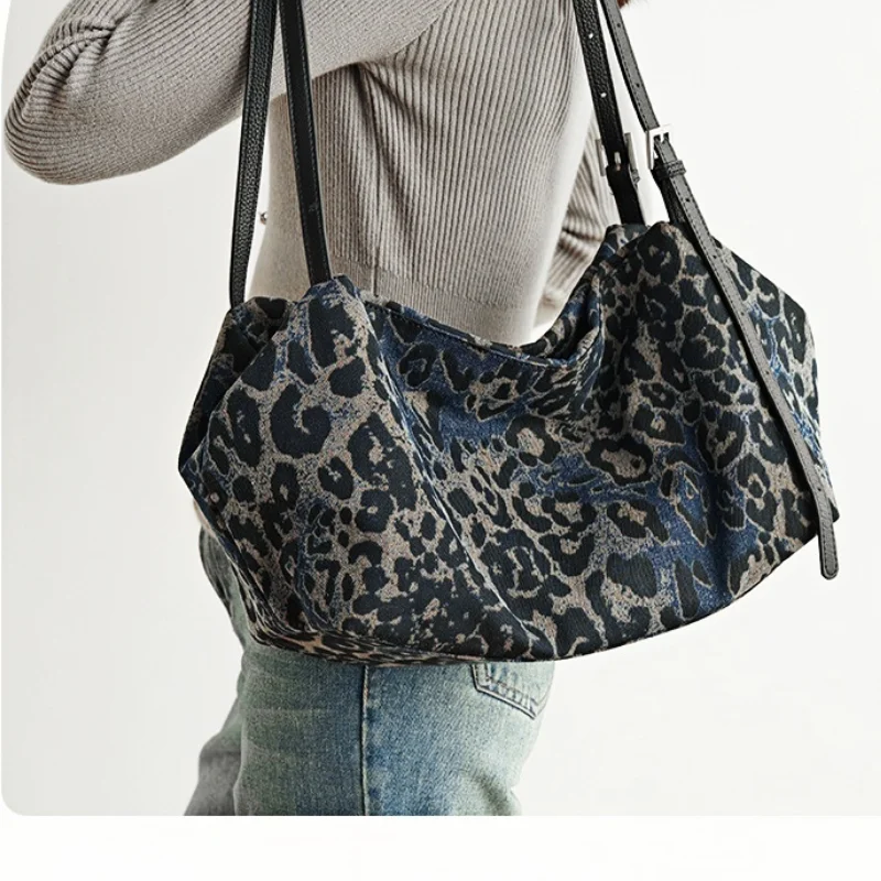 Large Capaci Denim Leopard Print Boston Bag Women's Pillow Crossbody Bag Single oulder Canvas Bag Faionable Commuter Tote