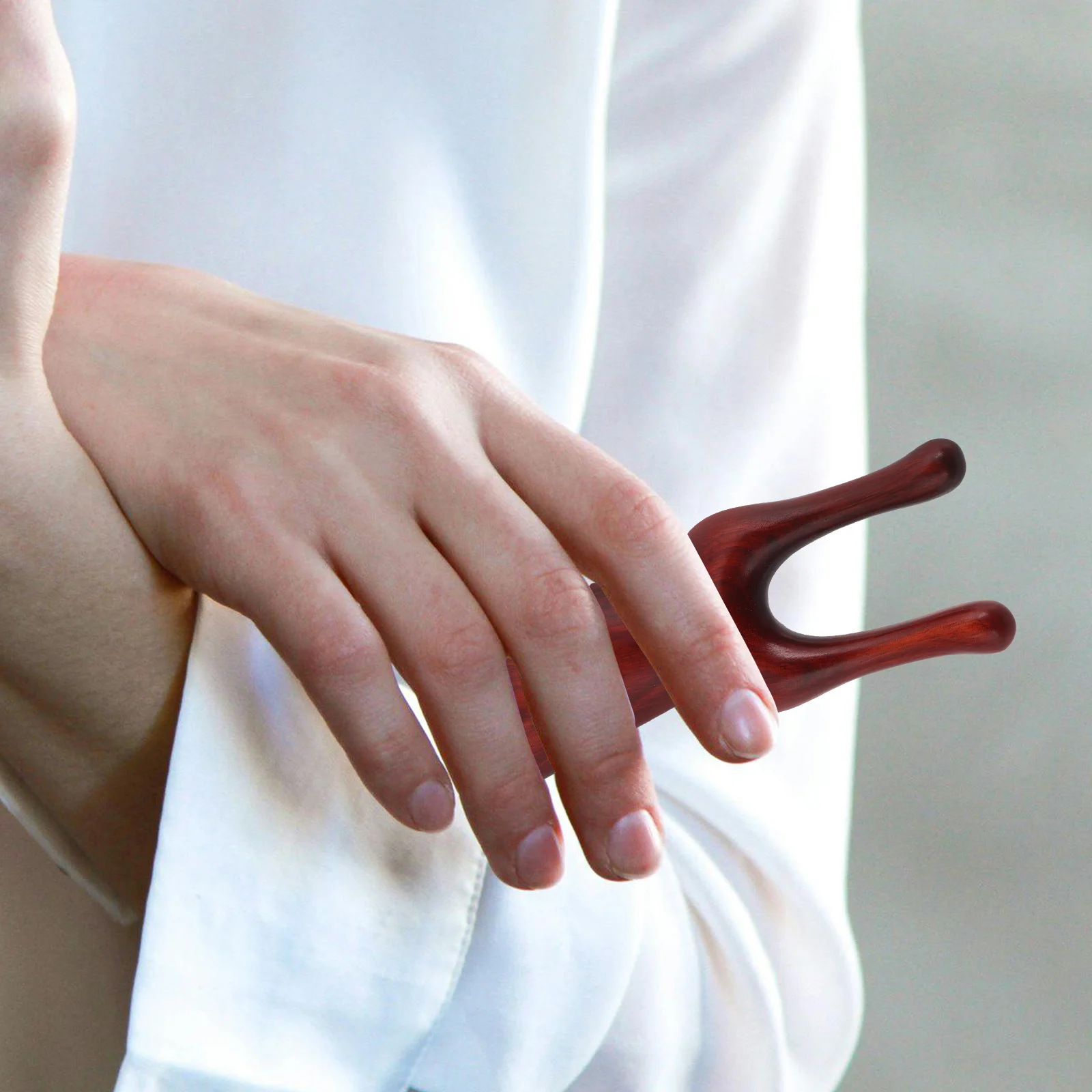 

Handheld Wooden Nose Scraper Portable Nose Massager Acupoint Massage Tool Relieves Nasal Congestion for Home Office Travel Use