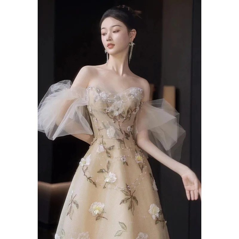 スーパーフェアリーフラワーオフショルダーハイエンドイブニングドレスホストパフォーマンスライト高級花嫁婚約15キンセニエラドレス