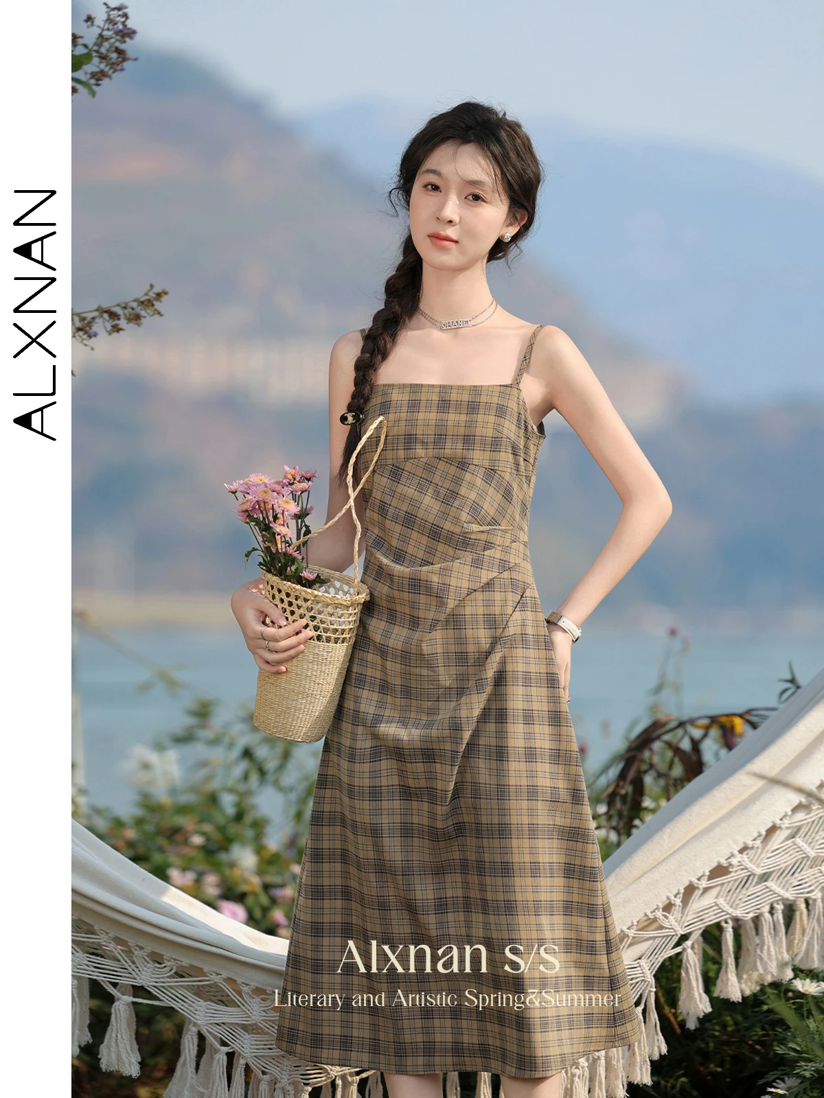 ALXNAN Summer Strap Dress for Women 2024 Spring Summer New Plaid A-line Midi Ruched Zipper Woman Spaghetti Straps Dresses L33722