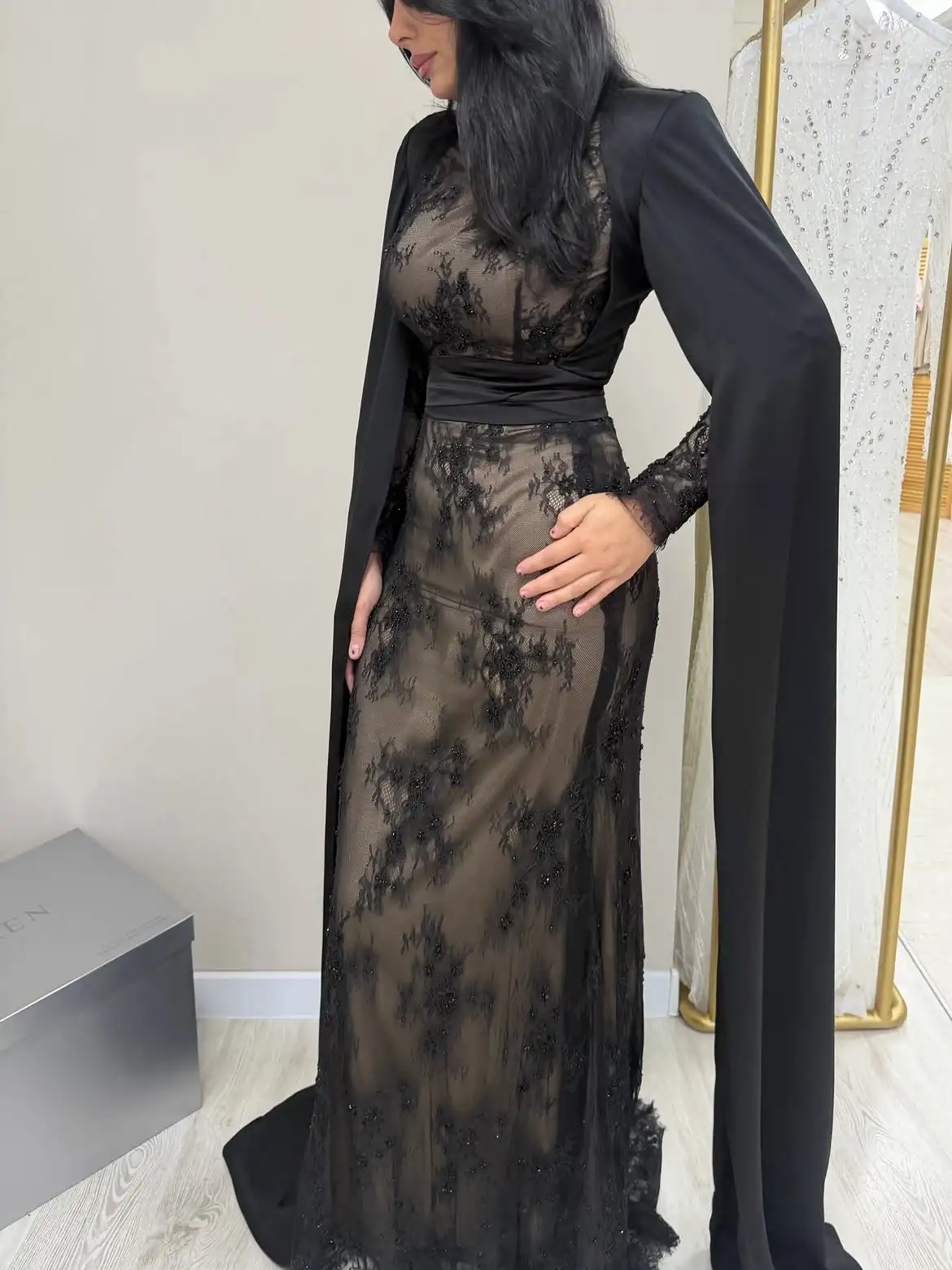 Customized Black Cape Sleeve High Neck Beaded Lace Prom Dresses Dubai Saudi Evening Gowns Floor Length Formal Party Dress