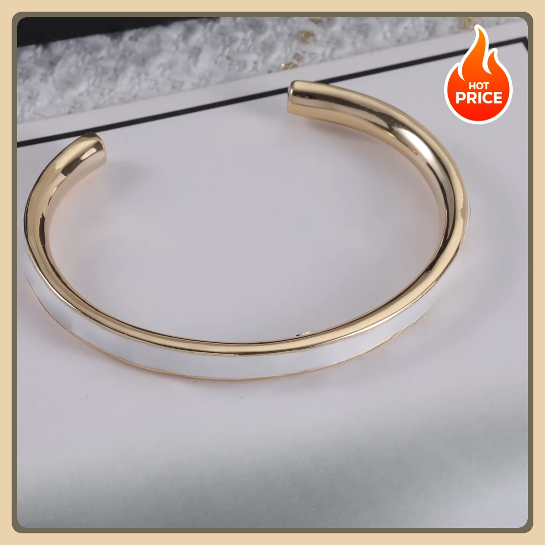 

English Title: Spring-Ready Chanel S925 Bracelet: Upgrade Your Look, Premium Quality, Discounted Price, Free Ship