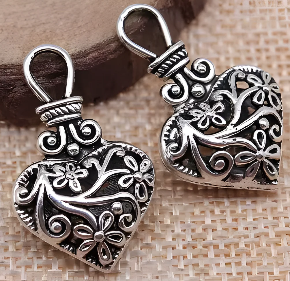 

4pcs 31X19X9mm Alloy Charm 3D flowers heart hollow charm HWEF3697