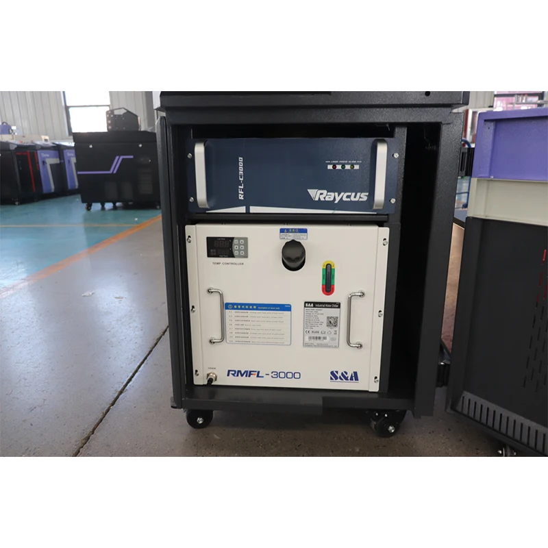 Saldatrice laser per metalli AccTek Mini dal design compatto 3kw 2kw con saldatura a doppio filo, saldatore laser in acciaio e alluminio