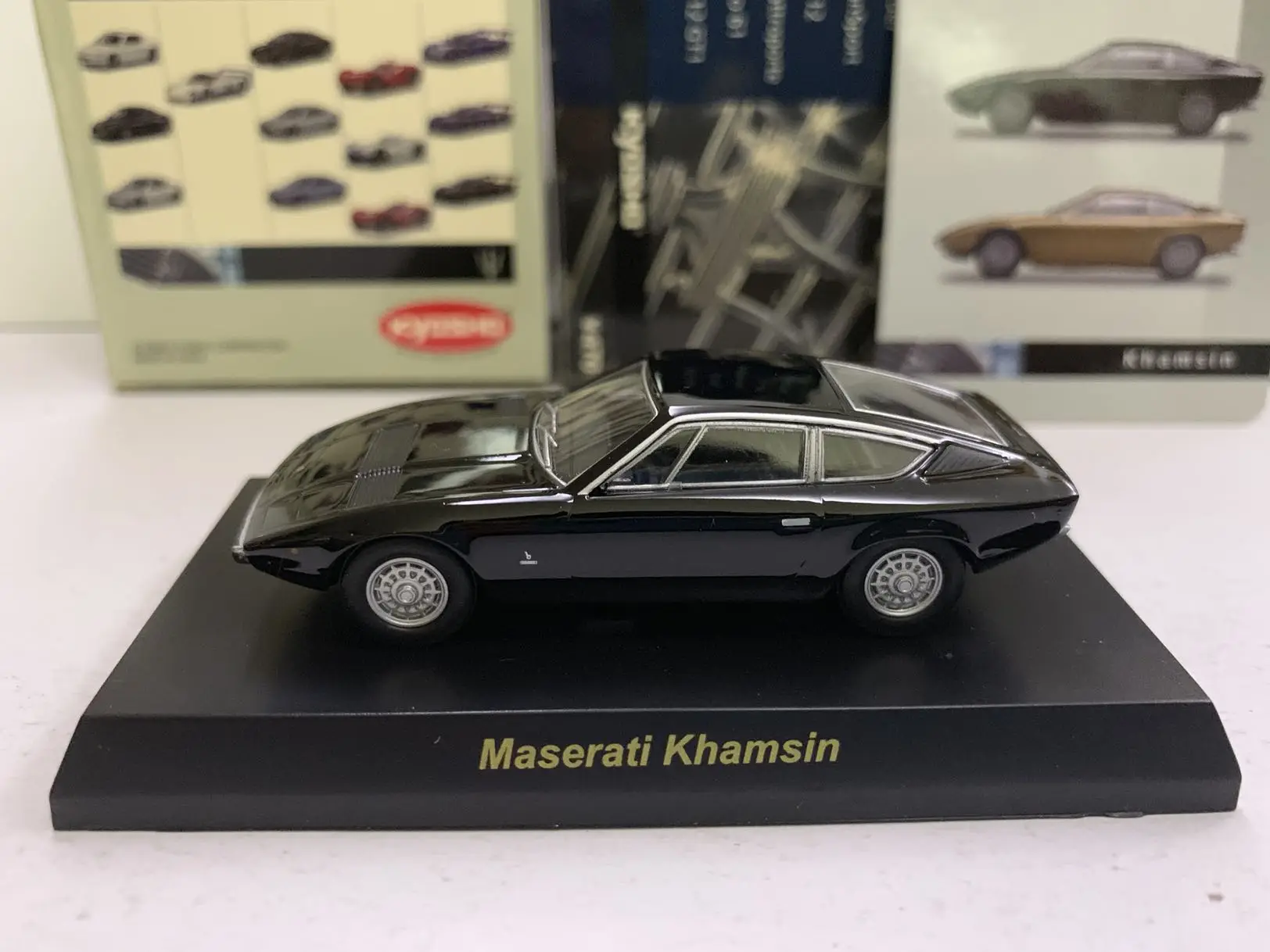 KYOSHO-Maserati Khamsin LM F1 RACING, colección de juguetes de modelos de decoración de coches de aleación fundida a presión, 1/64