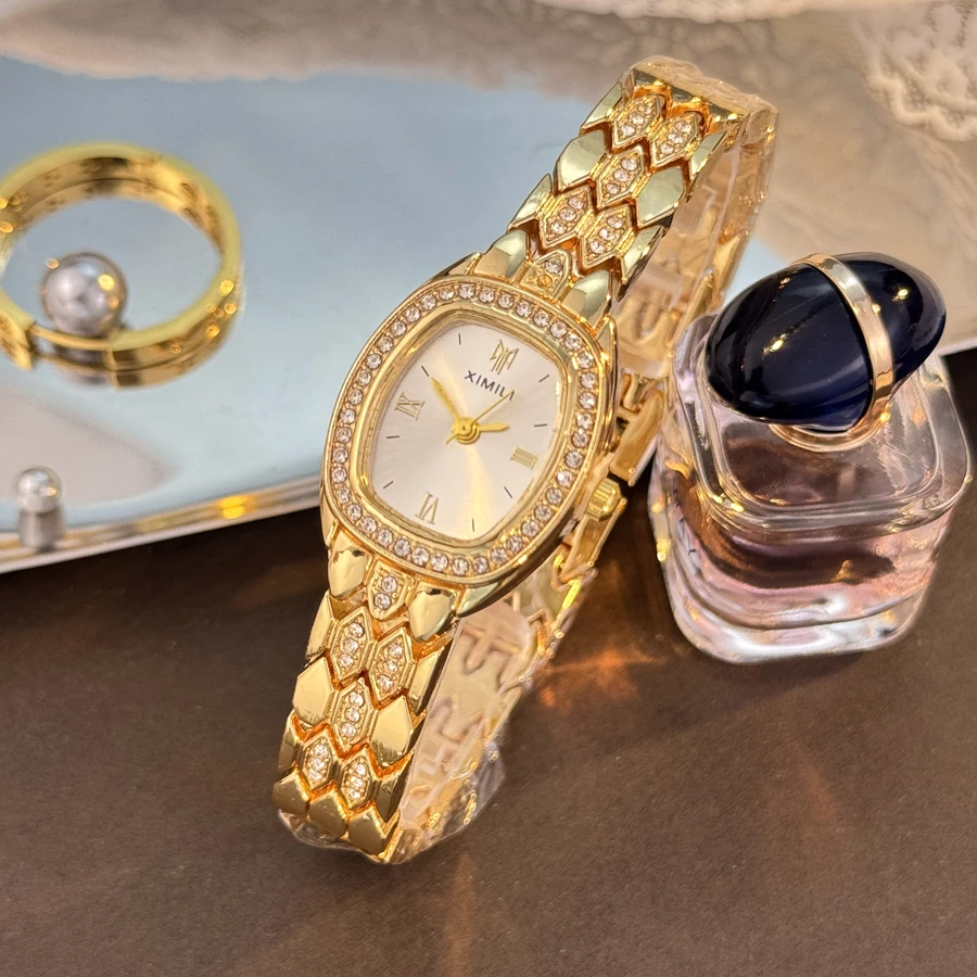 Fashionable Minimalist Diamond-Encrusted Snake-Scale Bracelet Watch for WomenElegant Luxury Wine-Barrel Shaped Quartz Wristwatch