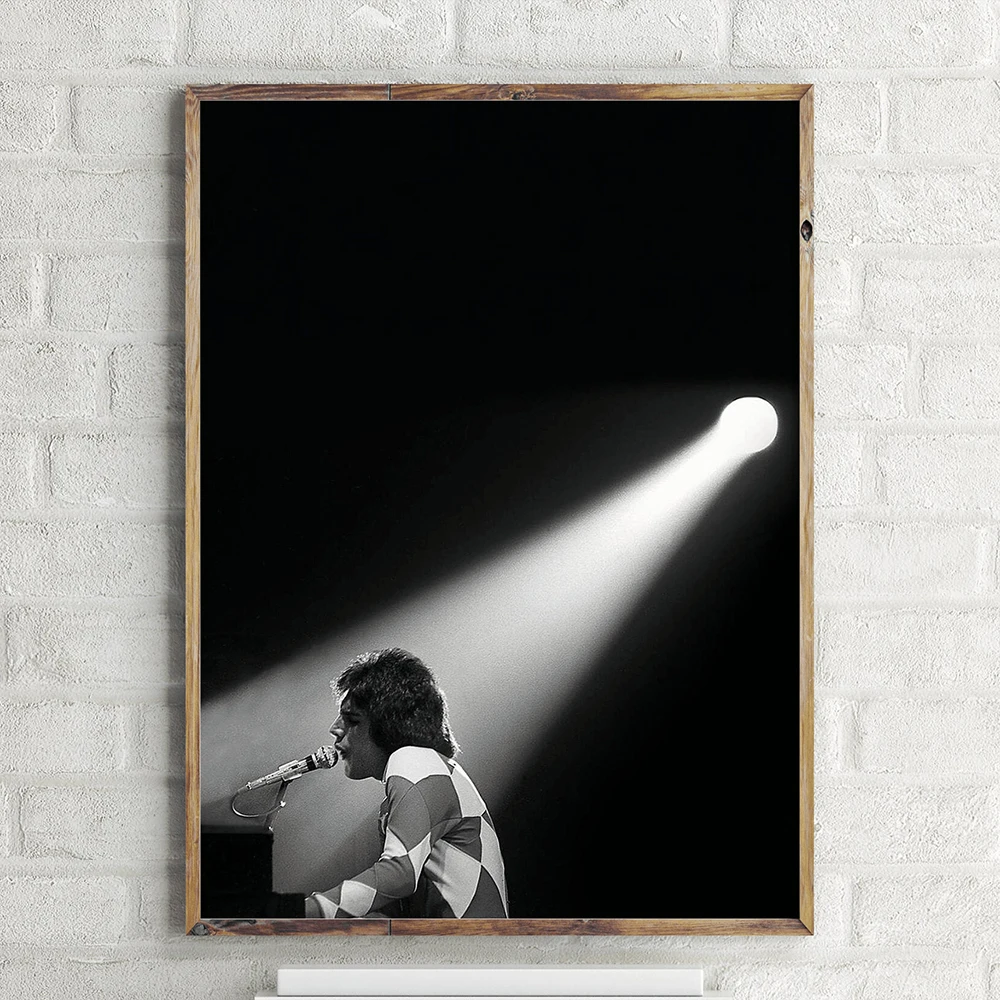 

Freddie Mercury Queen Playing Piano on Stage Singing Poster Vintage Singer Canvas Painting Wall Art Print Nordic Home Decor