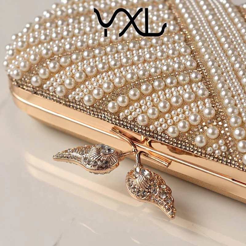 Fashionable Party Banquet Clutch Evening Bag Pearls Bright Rhinestones Crystal Wedding Handbags and Purse Unique Waist Packs