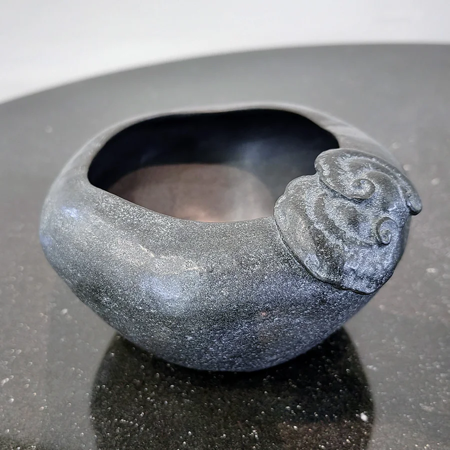 Schwarzer Goldener Steintopf Handgefertigtes Natürliches Basalt-Steinbecken Zen Heim-Garten-Dekor Geschenk für Teeliebhaber Teeraum Tee-Waschbecken 600ml – Detail 6