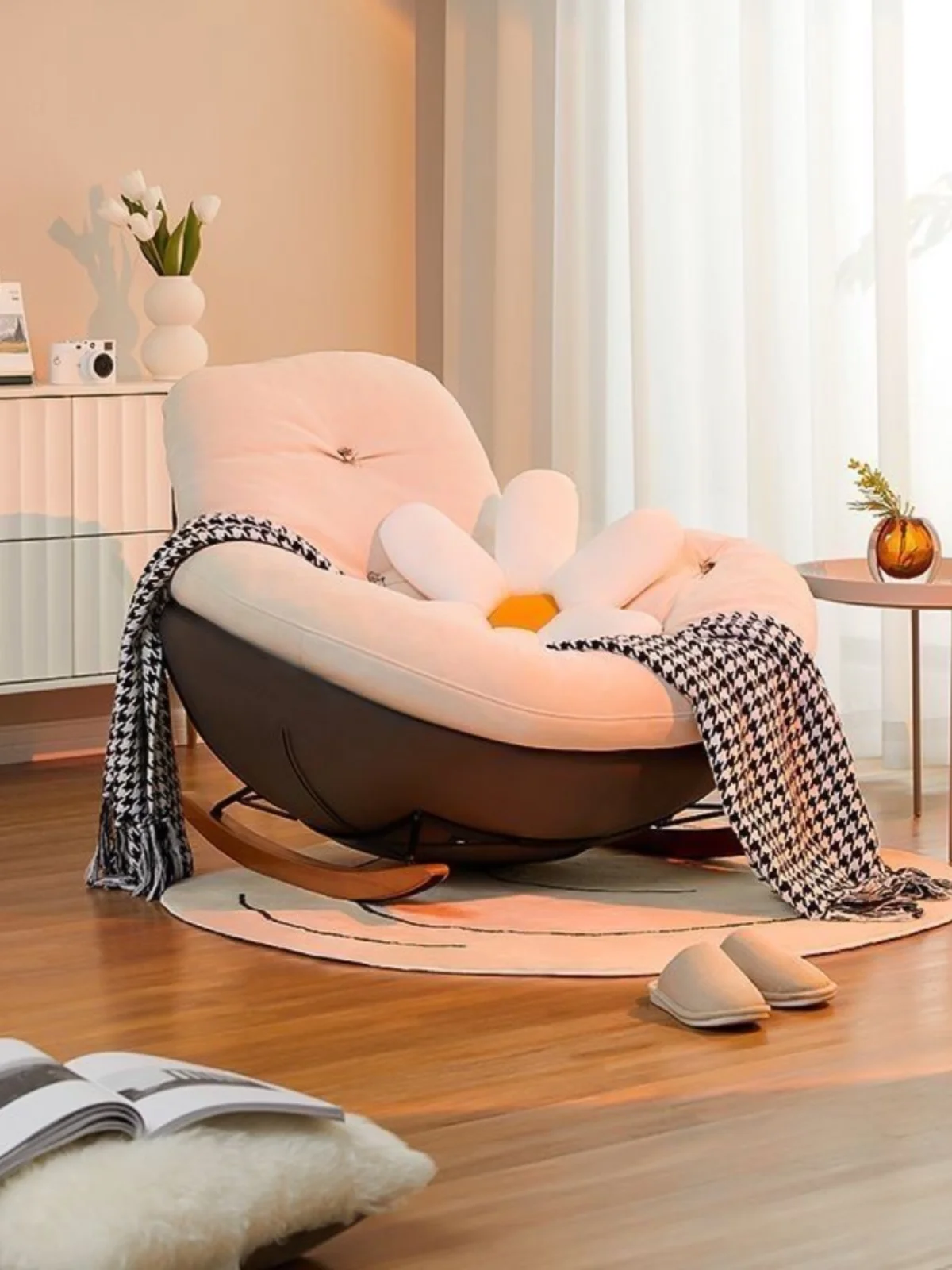 Rocking chair, living room, lazy person sofa, single person penguin rocking chair, lounge chair, home balcony, leisure chair