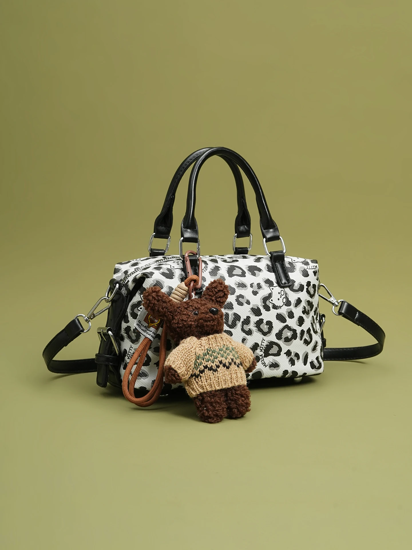 

Retro Suede Crossbody Bag Leopard Print Bowling Handbag Commuter Bag for Women Autumn Winter Retro Sle Handbag crossbody bag