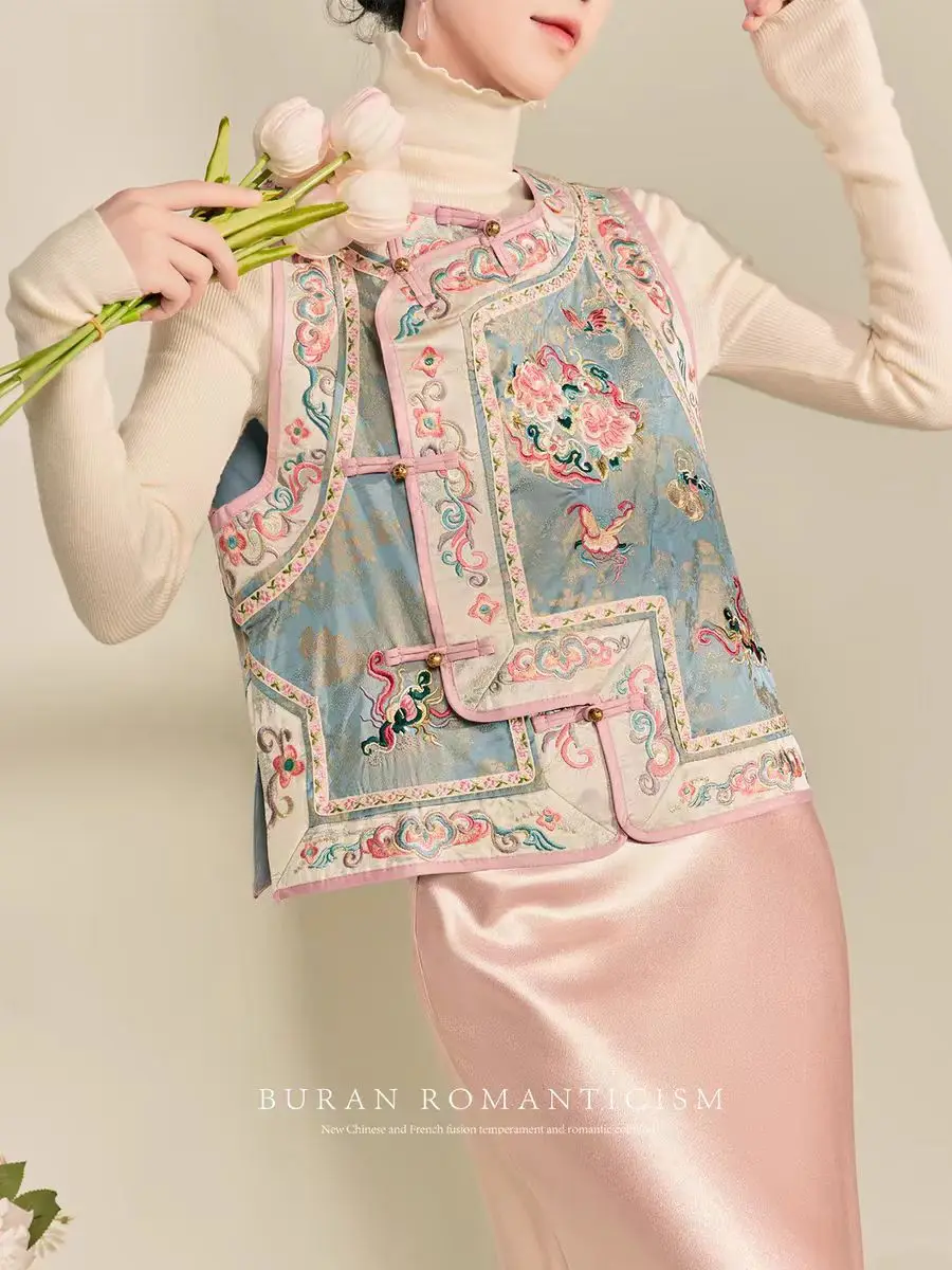 Haut Cheongsam de luxe brodé de fleurs pour femmes, gilet sans manches, Style chinois Hanfu Qipao Tang, vêtements d'extérieur traditionnels à boutons