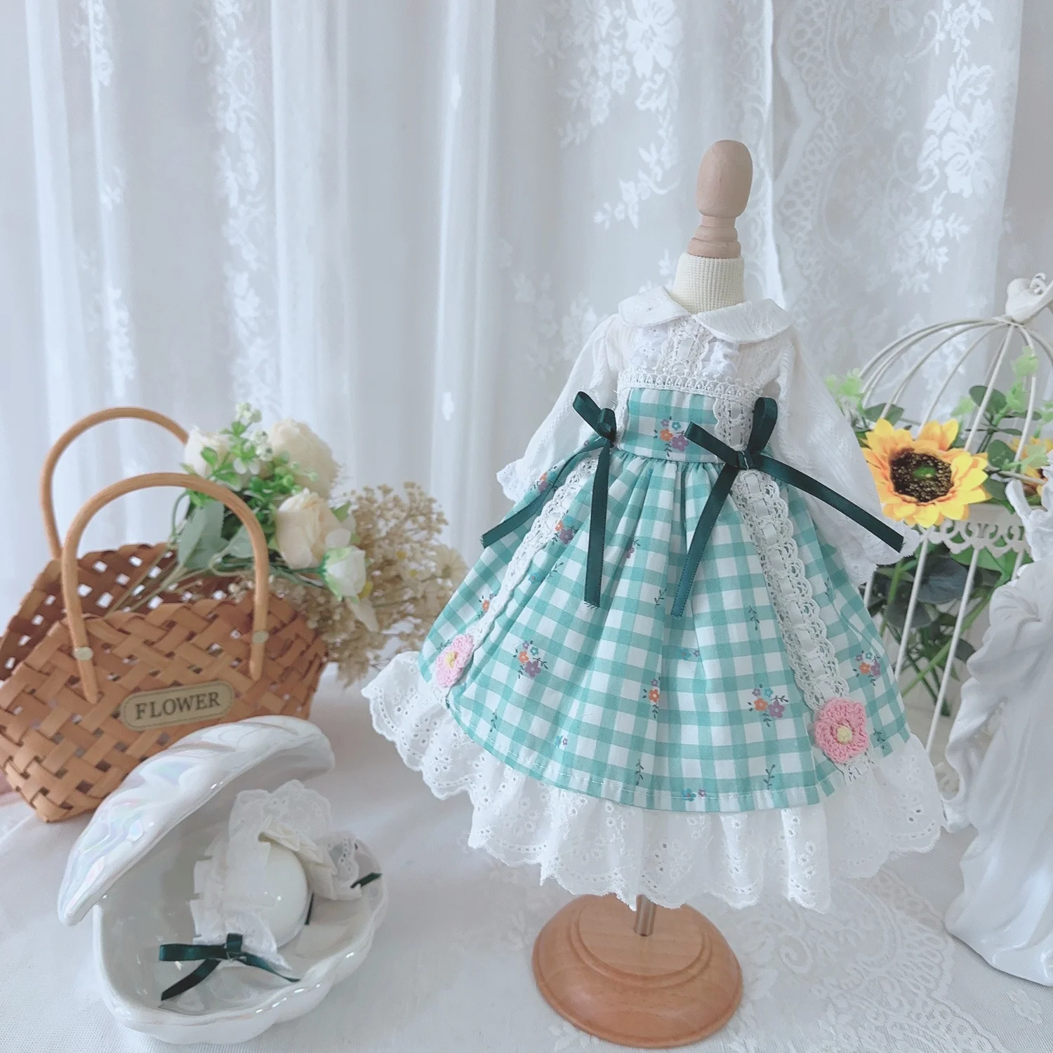 BJD Doll Clothes Suitable for 1/3 1/4 size light green Plaid Long-sleeved Floral Dress Doll Accessories (skirt + headdress)