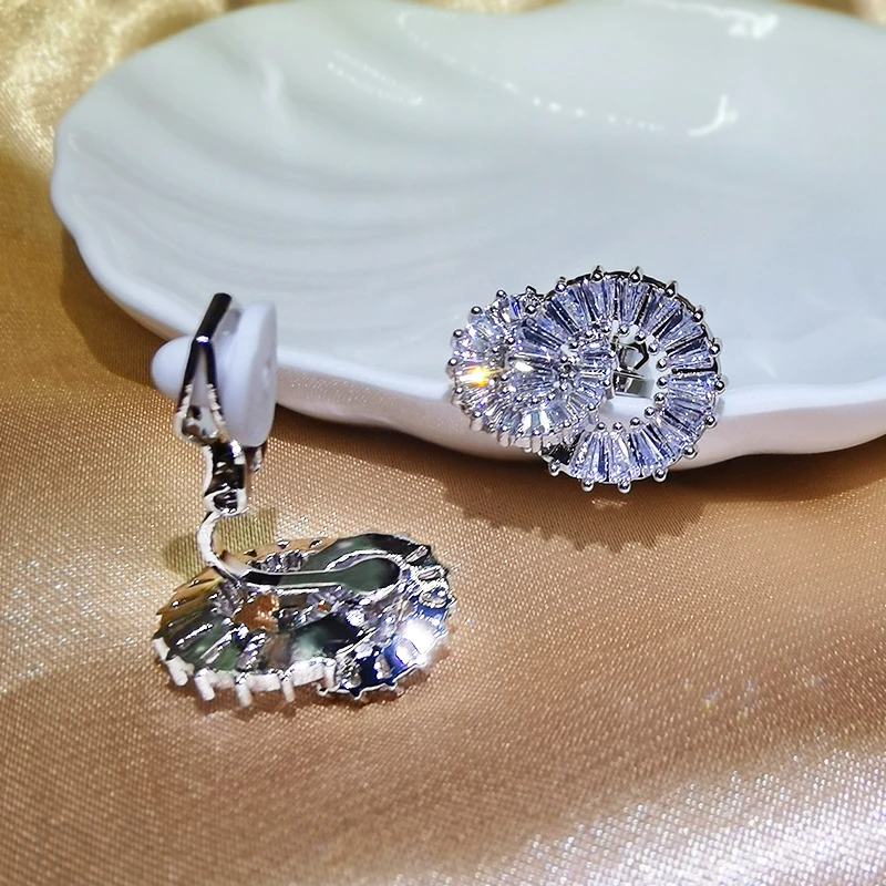 Trendy AAA Baguette Cubic Zirconia Clip on Earrings for Women Fashion Circle Without Piercing Earrings Bridal Wedding Accessorie