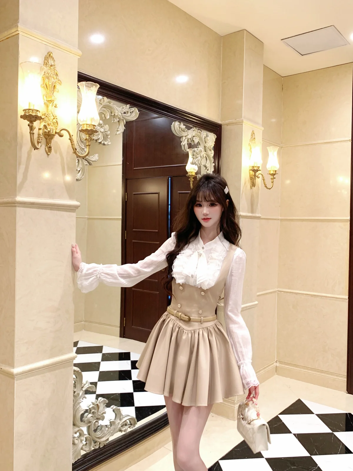 

Корейский комплект из топа и юбки с тяжелой вышивкой, в стиле Miss Rich Girl, с высокой талией, для взрослых, на осень, зиму, весну...