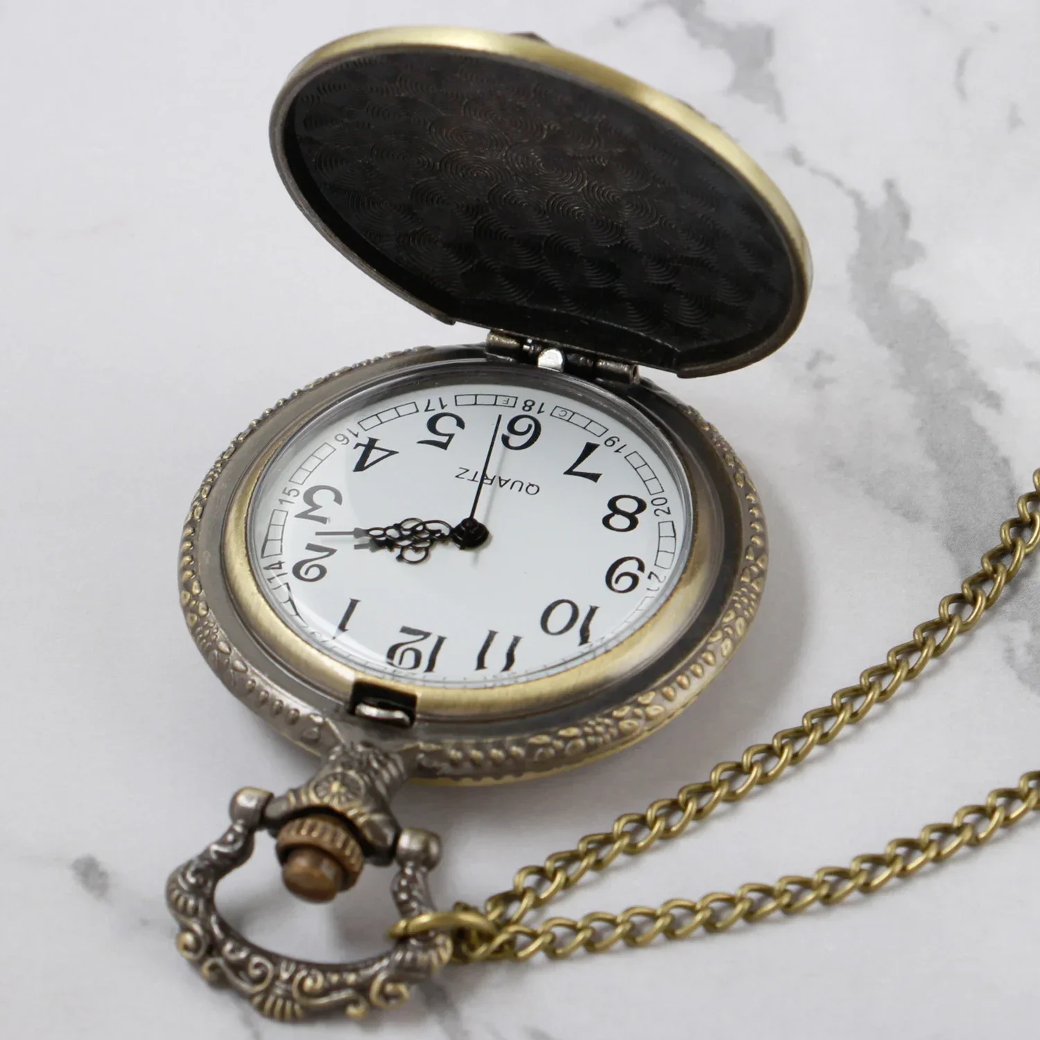 Retro Sichel Abzeichen Design Steampunk Taschenuhr Antik Vintage Quarz Kette Uhr Anhänger Schmuck Zeitmesser Geschenk für Frauen Männer