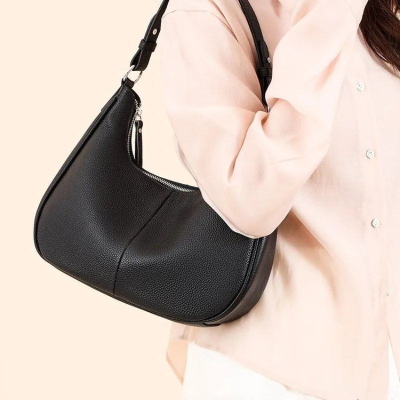 

Art Fashion Leather Messenger Bag Elegant Paris Vintage Classic Design Casual Simple Tote Bag Unique Stylish Ladies Street Daily