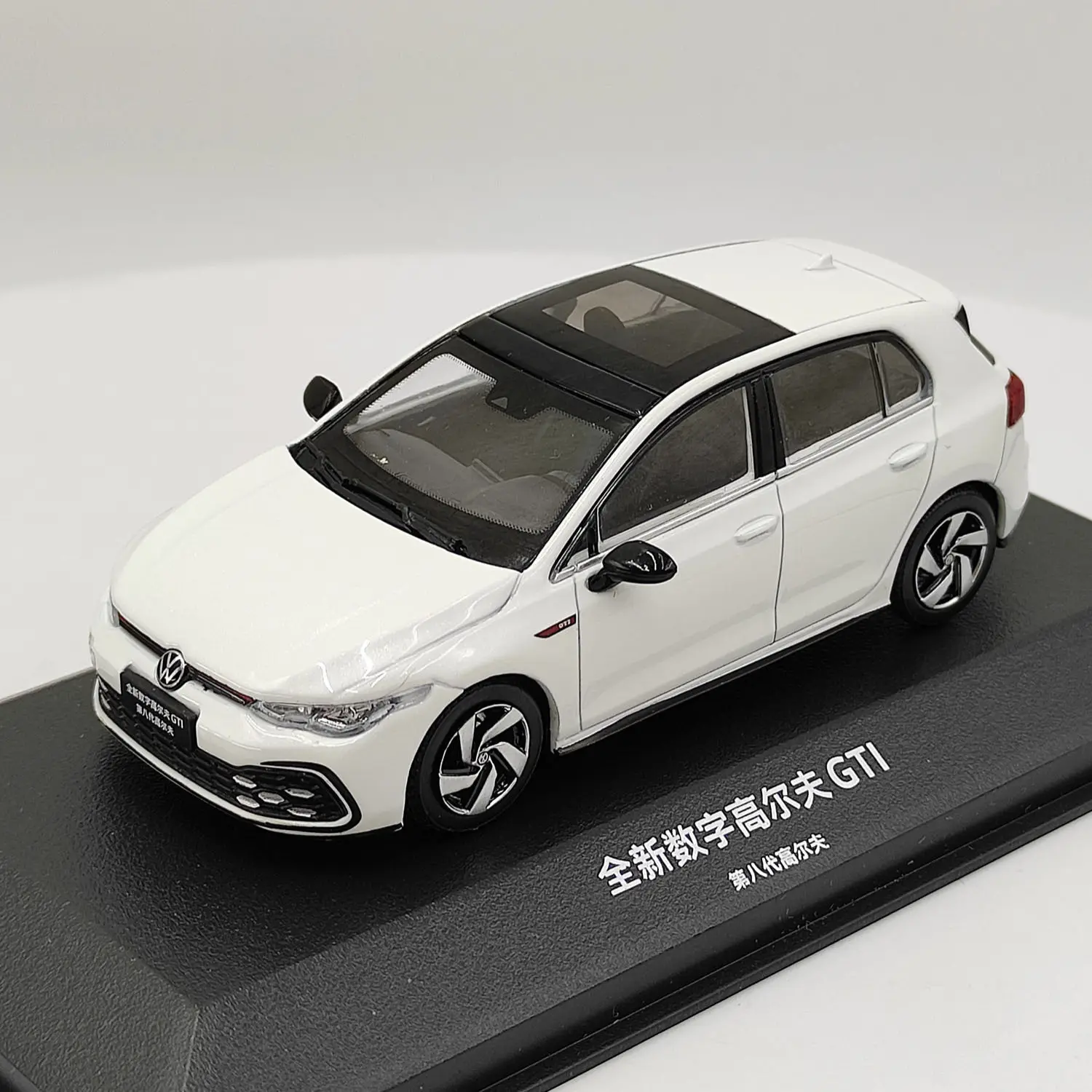 دييكاست 1:43 مقياس فولكس فاجن جولف GTI 8th الجيل جولف سبيكة سيارة نموذج تحصيل لعبة هدية تذكارية عرض حلية