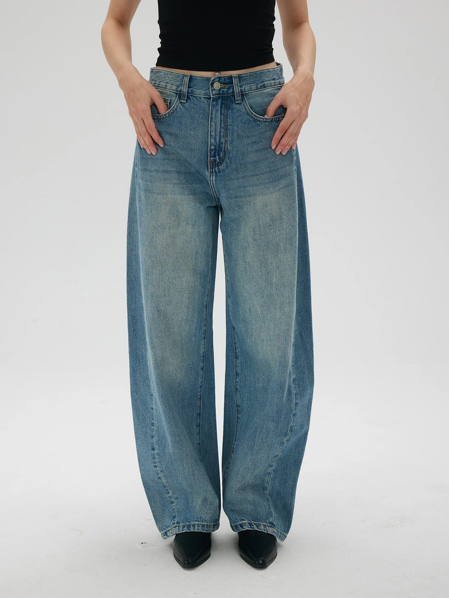 

REMOULD 2026 New Sle Women's Loose Jeans Mid-Waist Torn Patchwork Vintage Waed Knife-ape Pants Cotton Denim