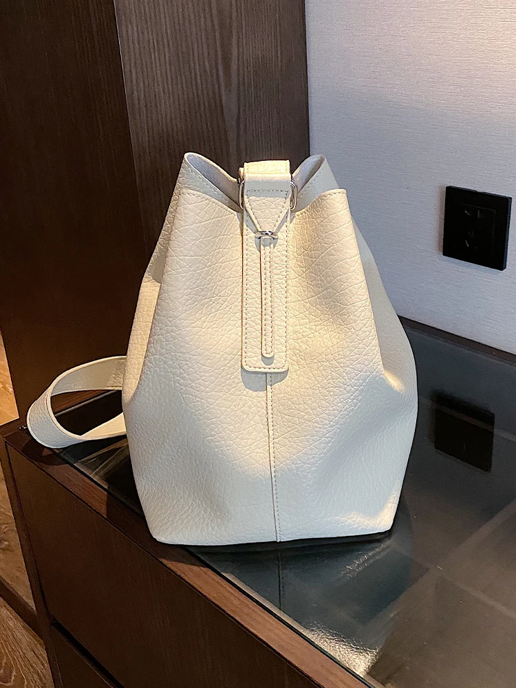 Fashion Casual Large Capacity Bucket Bags 2023 Summer Korean Style Simple Textured Women Shoulder Bag Solid Color Crossbody Bag