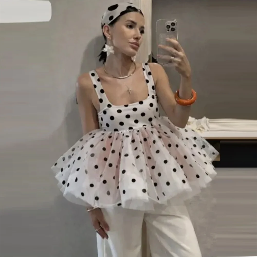 Blusa Feminina Elegante Casual para Festa, Regata Babydoll com Decote Quadrado, Bainha Bufante, Peplum de Tule e Estampa Poá