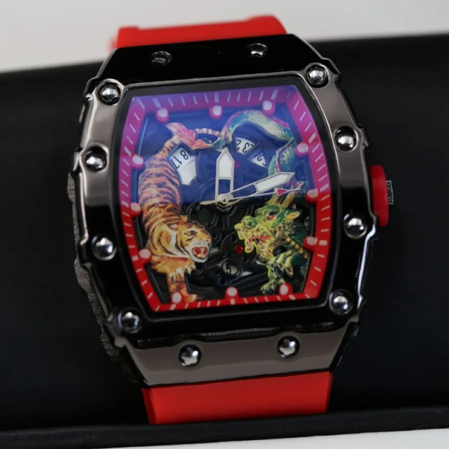 Classic Quartz Watches Men Dragon Tiger Shape Tonneau Black Luxury Casual Rubber Mens Watches Top Luxury Watch Clocks Relogio