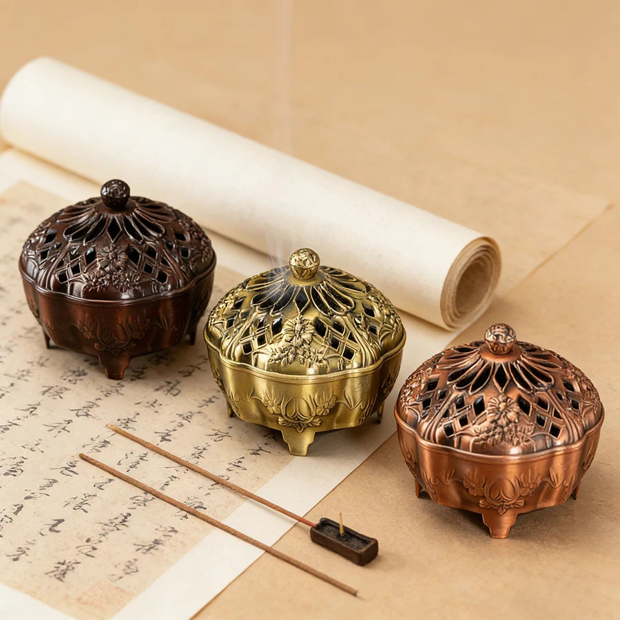 Chinese-style creative incense burner with four-legged design, suitable for indoor incense cones and coils, available in three c