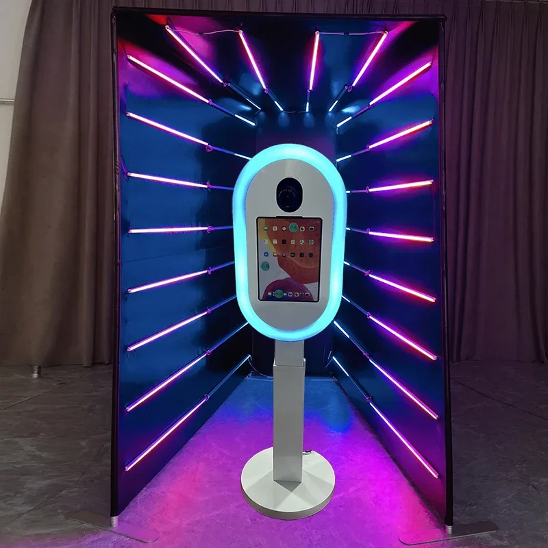 Mesin photo booth dengan layar LCD