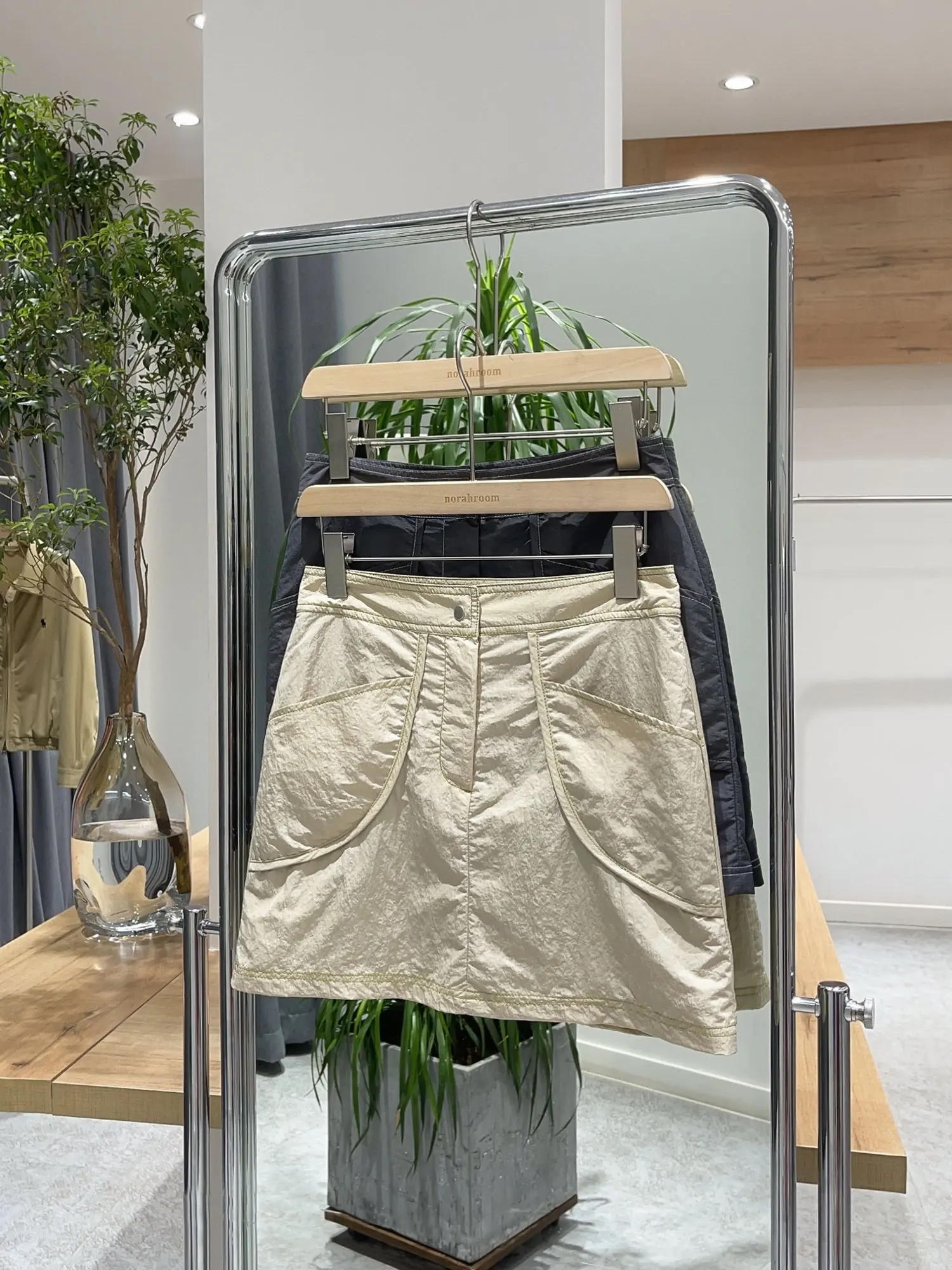 

Noxular: Оригинальная рабочая одежда, юбка-шорты, куртка с длинным рукавом, верхняя одежда из нейлоновой ткани, соответствует размеру, осенняя коллекция для женщин