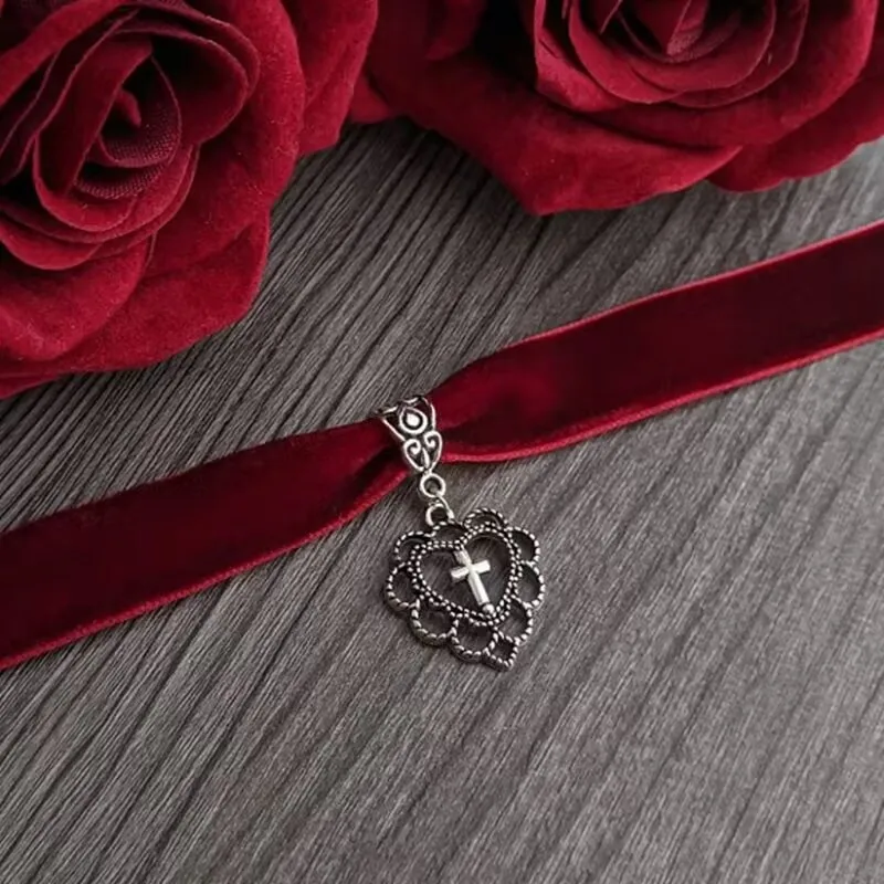 Fashion Black Red Velvet Necklace Star Moon Cross Pendant Gothic Punk Love Choker Women\'s Sexy Charm Jewelry Gift