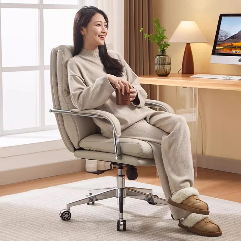 Ruote Schienale Sedia da ufficio Scrivania Mobile di lusso Sedia da ufficio moderna Trucco Girevole Studio Trono Silla Oficina Mobili alla moda