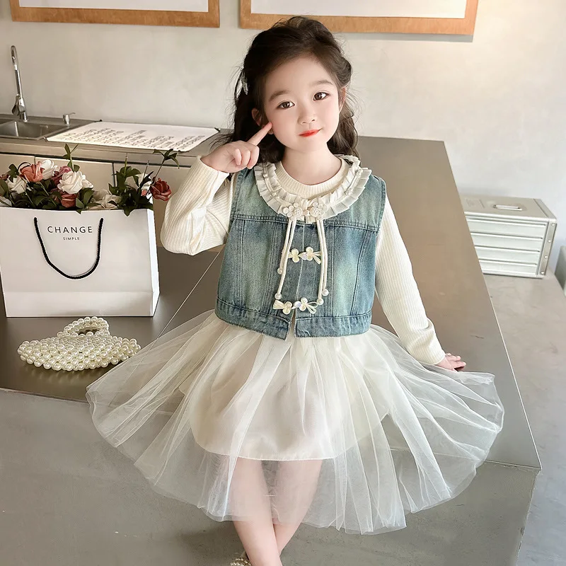 

Girls' New Chinese Style Buttoned Tulle Skirt for Spring and Autumn2025New style baby girl denim vest dress two-piece set