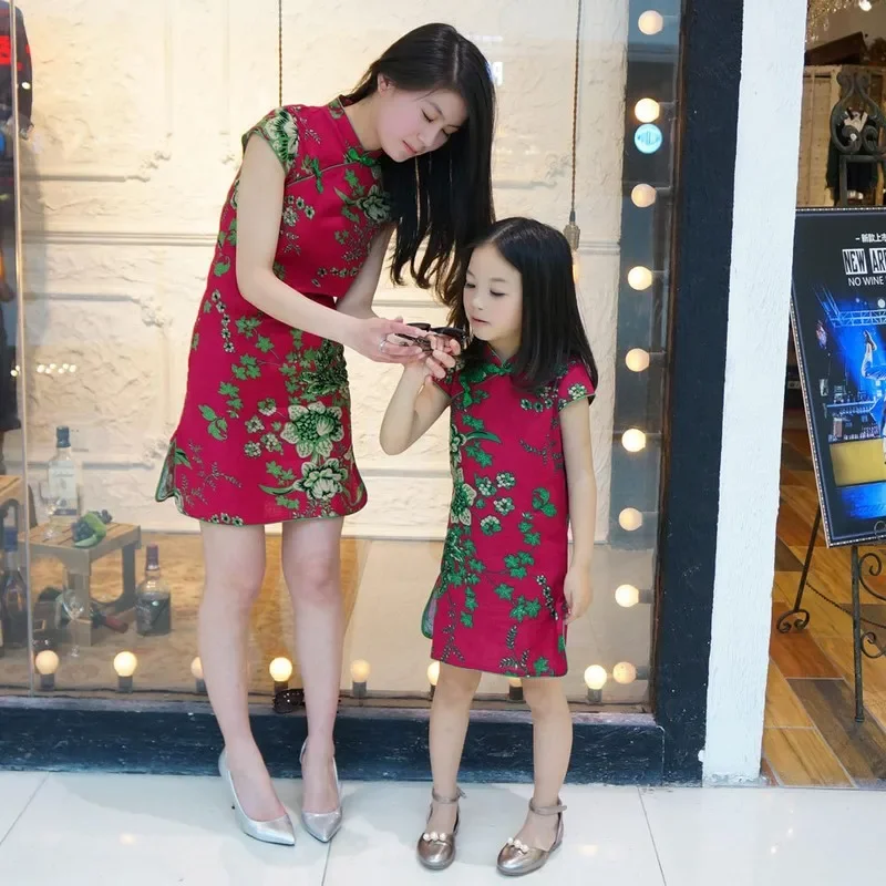 mom and girls cheongsam Flowers Skirts Family Matching Outfits mother  daughter embroidery Chinese traditional cheongsam