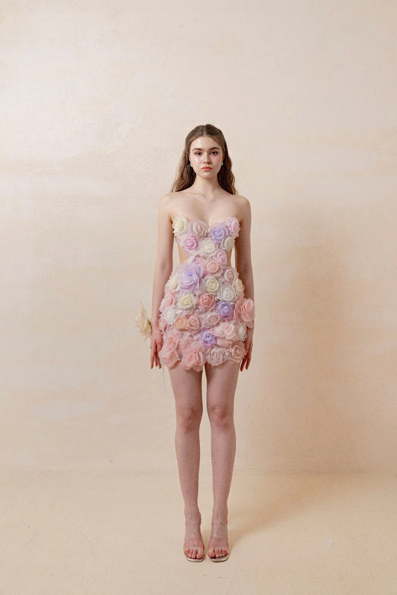 فستان قصير من الأورجانزا ثلاثي الأبعاد بدون حمالات على شكل قلب وخط عنق على شكل قلب وفتحة جانبية مزين بالورود الباستيل فساتين زفاف رومانسية للحفلات #4