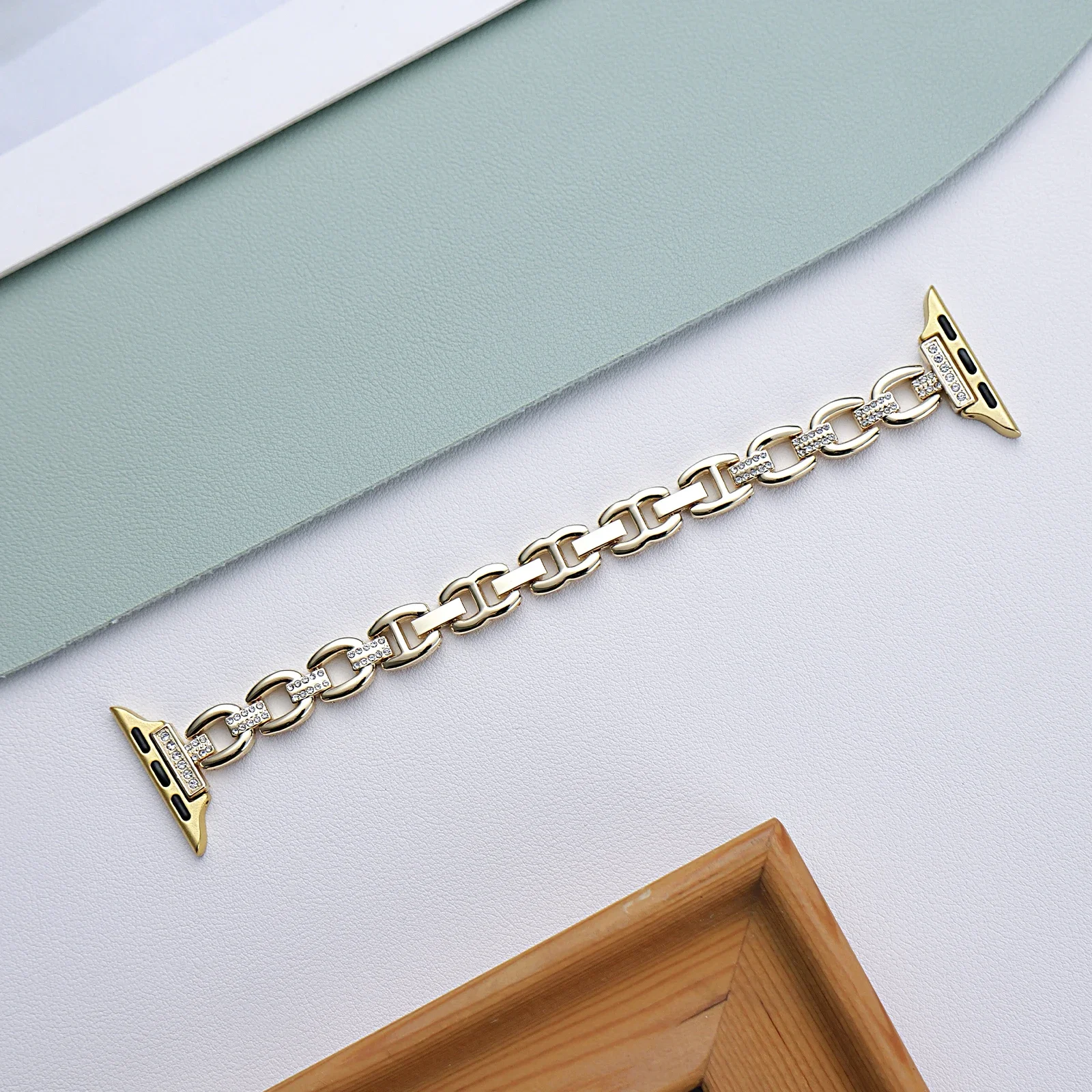 Luxury Watch Band for Apple Watch Band 45mm Ultra 49mm 41mm 42mm 46mm Metallic Chain Watch Strap for Iwatch Series 10 9 8 7