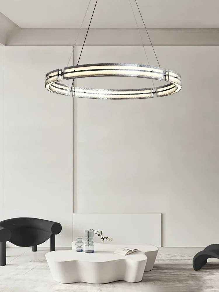 

Итальянский минималистский современный спальный зал, бар, скандинавский минималистский ресторан, дизайнерская кольцевая люстра