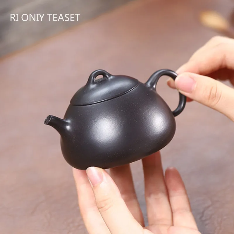 

110ml Yixing Purple Clay Teapot Handmade Tea Pot Tea Infuser Raw Ore Black Mud Small Capacity Kettle Chinese Zisha Tea Set