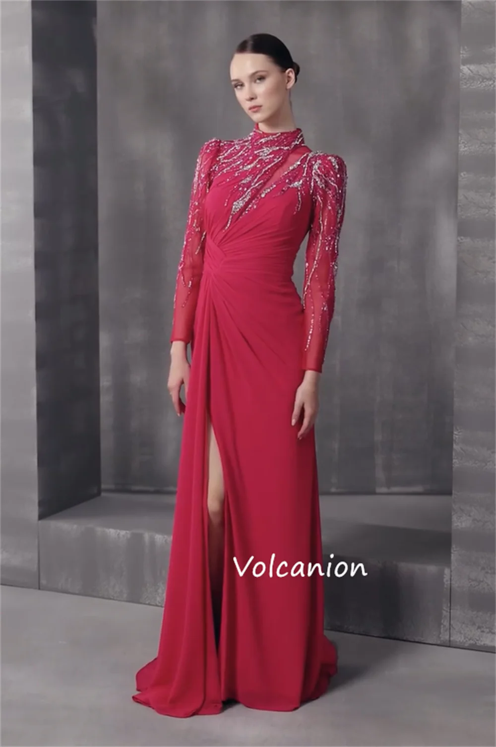 カスタマイズされたマッチングシフォンプリーツプリーツスパンコールストレートハイカラーロングドレスオーダーメイドの機会高品質