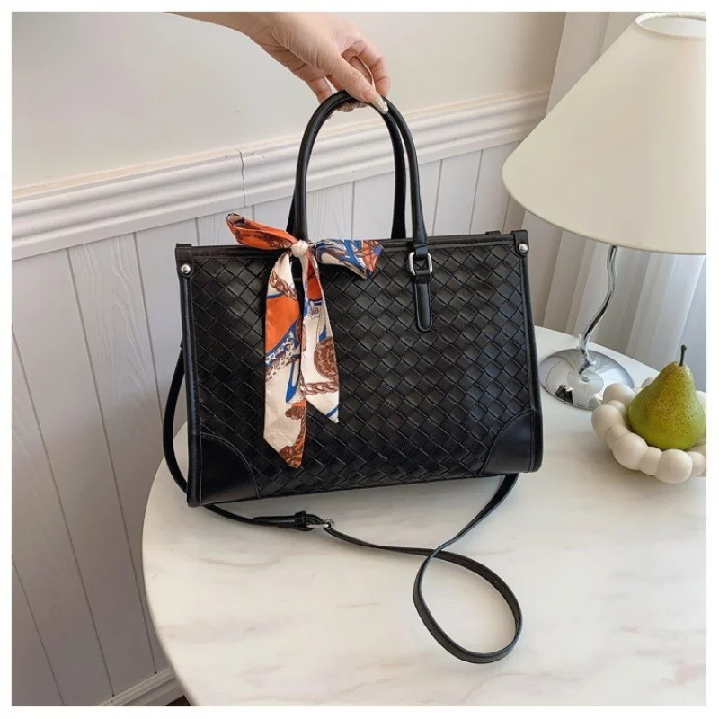 

Stylish Leather Messenger Bag For Women Designer Crossbody Shoulder Handbag Ladies Office Chic