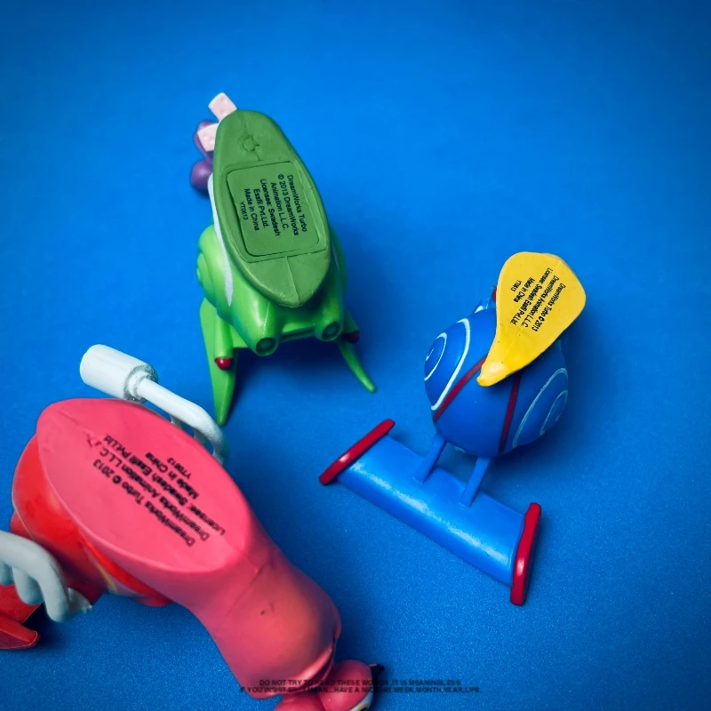 Trubo أنيمي الكرتون الأحمر الأصفر نموذج DreamWorks إنتاج مجموعات الرجعية زينة هدية للأطفال ديكور سطح المكتب