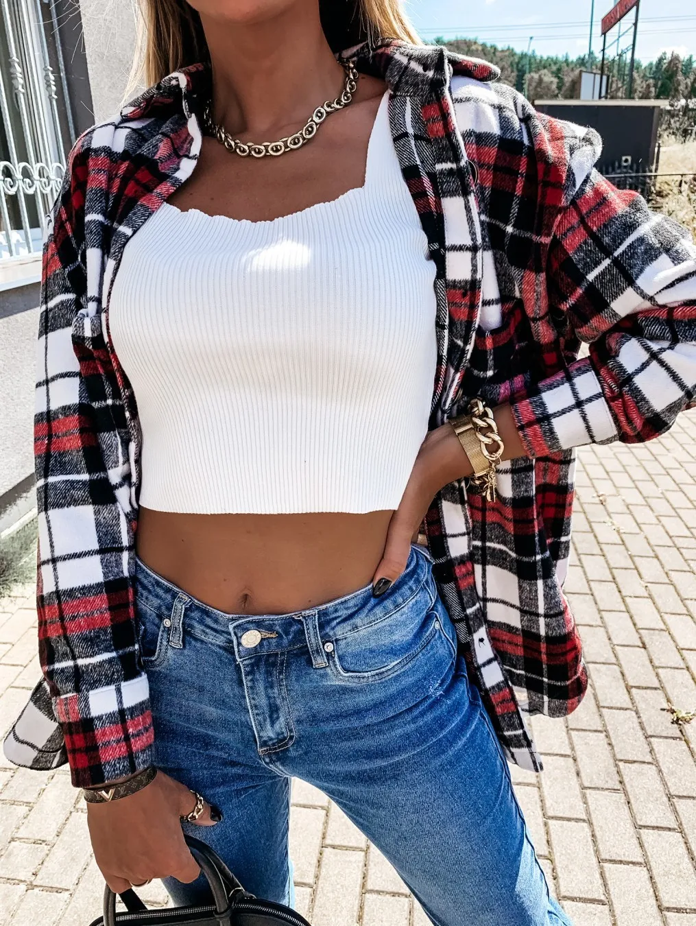 Instagram influencer autumn and winter loose and casual retro plaid long sleeved shirt jacket asymmetrical long plaid shirt