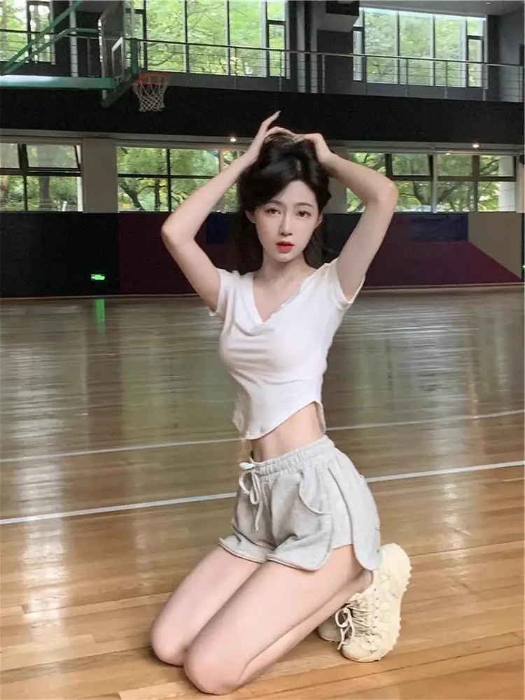 Sexy ort Sve Fitn T-irt Women's Slim V-Ne White Top Sport Pure Desire Arc ort Sve Cute Sle Girl's Faion