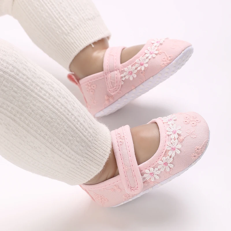 

2 Color Cute Flower Embroidery Baby Shoes Princess Fashion Infant Toddler Soft sole Anti Slip First Walkers 0-1 year baby Shoes