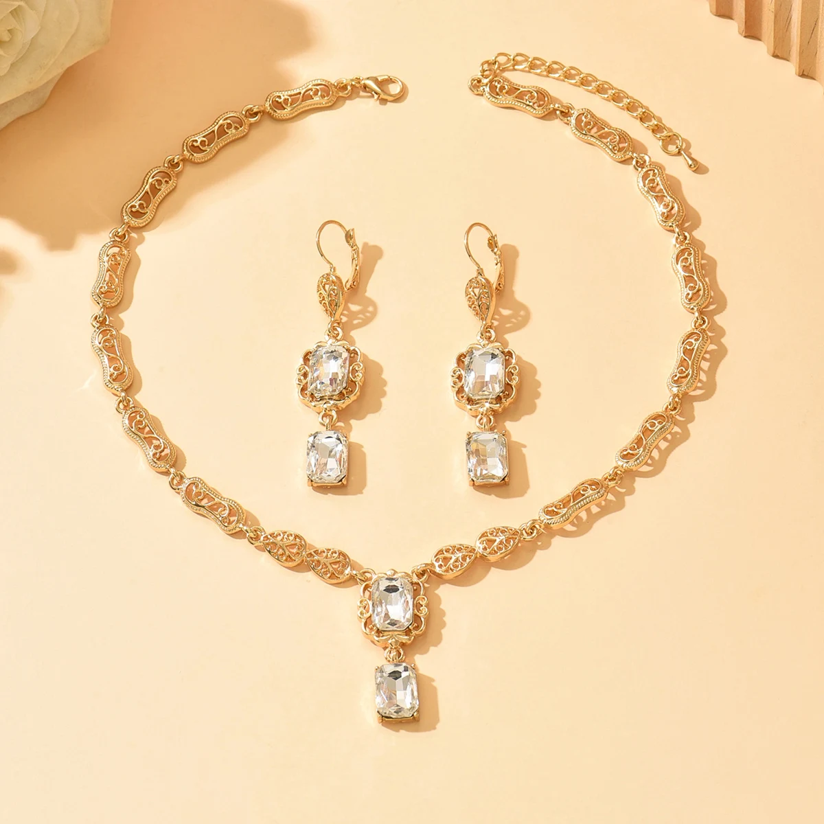 الشرق الأوسط BrMorocco نمط قلادة طقم من الحلقان للنساء الفاخرة العربية الأحمر الأخضر كريستال مربع قلادة الرقبة مجوهرات الزفاف