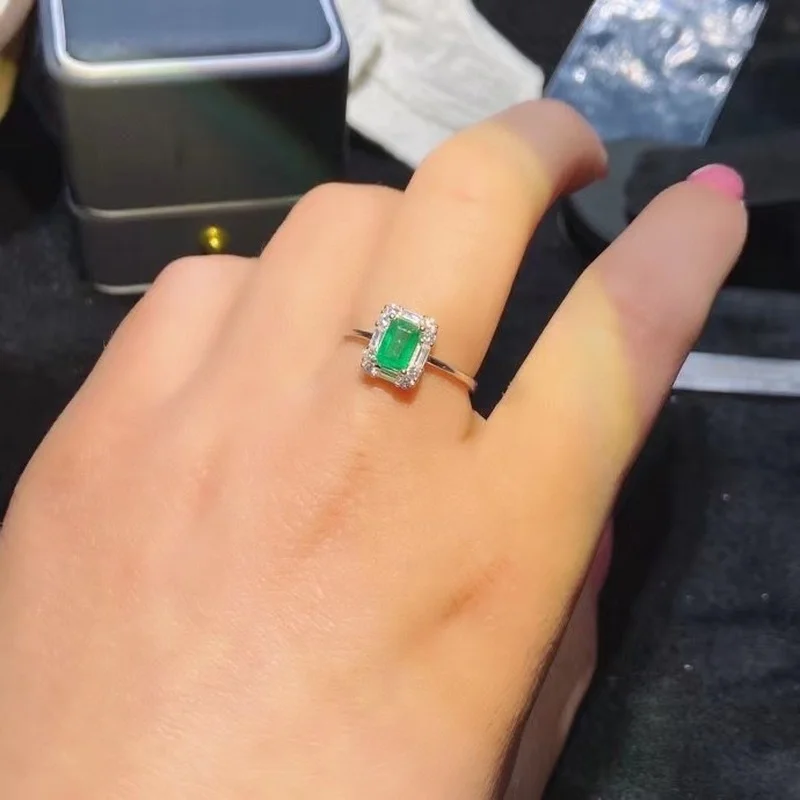 

Natural Emerald Ring 925 Silver for Women Ladies Engagement Wedding Promise Statement Gift Ring Luxurious Atmosphere Elegant