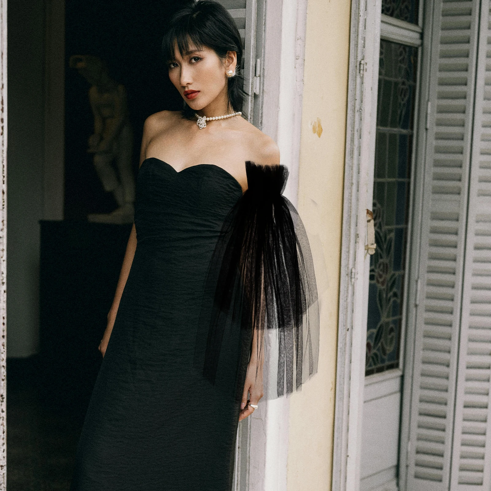 1 par de mangas nupciales negras, vestido de novia de tul largo transparente, fundas para brazos, accesorios de fiesta de noche de malla elegante, mangas negras