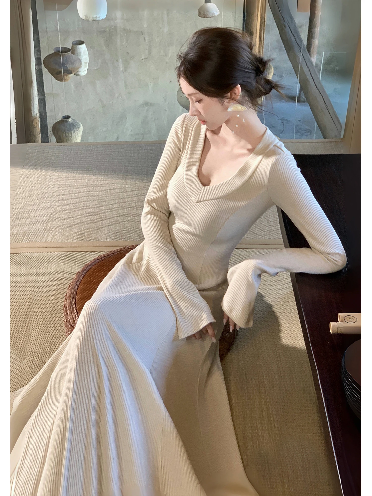 

Элегантное трикотажное платье с V-образным вырезом и длинными рукавами, приталенное, А-силуэт, осенне-зимнее, новое, с высокой талией, из мягкой дышащей ткани